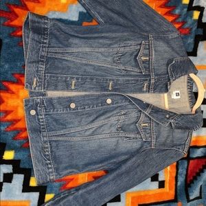 GAP WOMENS JEAN JACKET SIZE LARGE